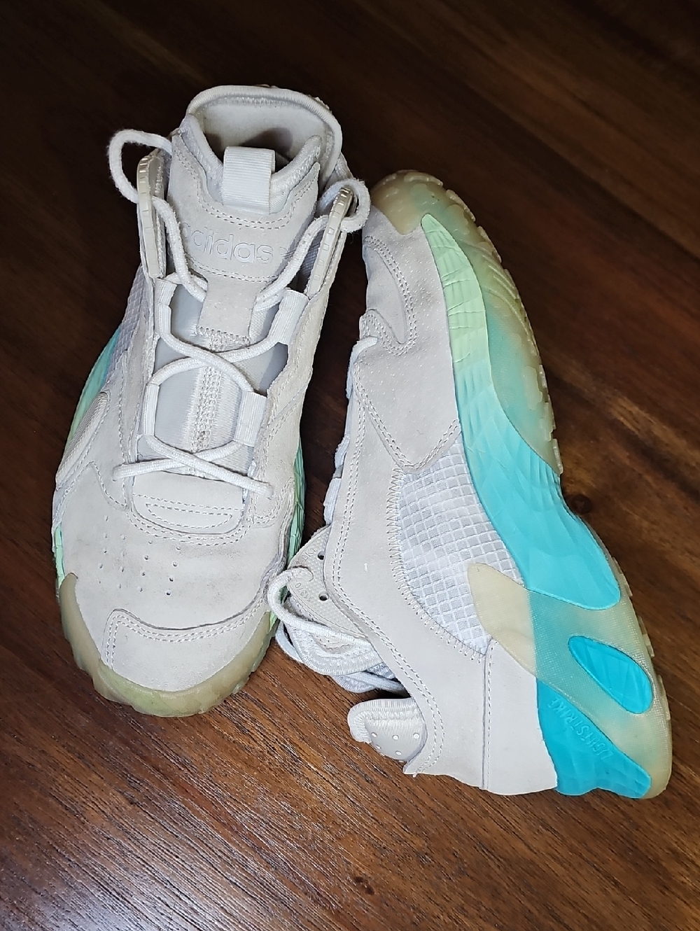 Adidas Streetball Glow Green 2019 Lightstrike Size 7.5 - Mens Basketball Mid Top